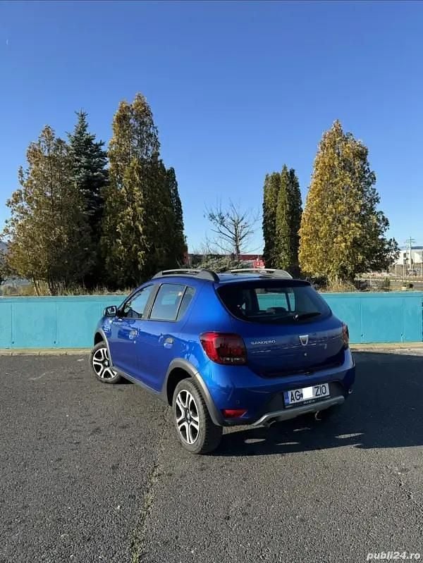 Second-hand Dacia Sandero Celebration 90 CP (66 kW) 2020 Albastru Hatchback