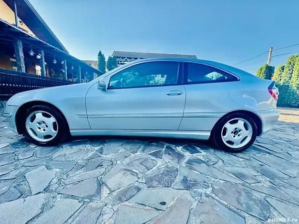 Second-hand Mercedes 220 115 CP (84 kW) 2005 Coupe