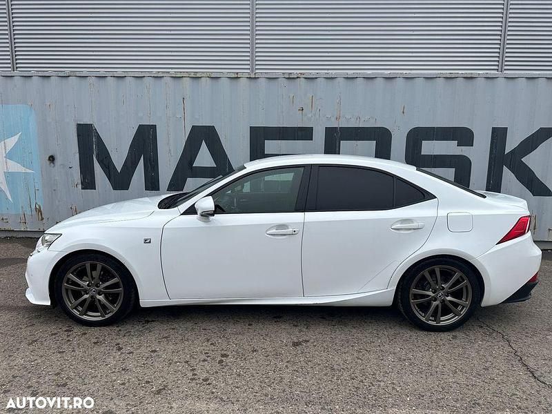 Second-hand Lexus IS300h Sport Line 223 CP (164 kW) 2014 Culoarealb Berlinǎ