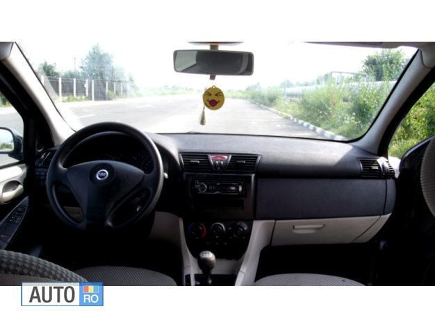 Second-hand Fiat Stilo 103 CP (75 kW) 2005 Negru Hatchback