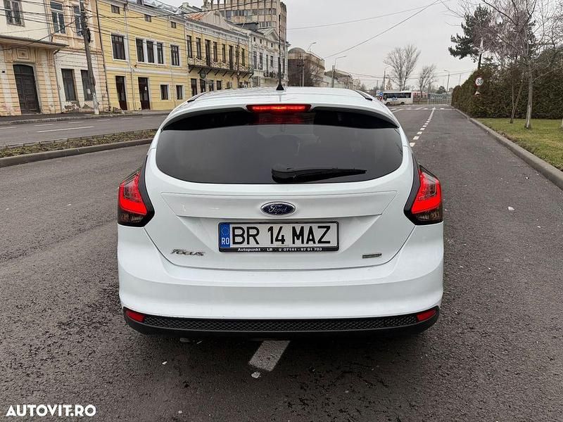Second-hand Ford Focus SYNC Edition 100 CP (73 kW) 2014 Culoarealb Hatchback