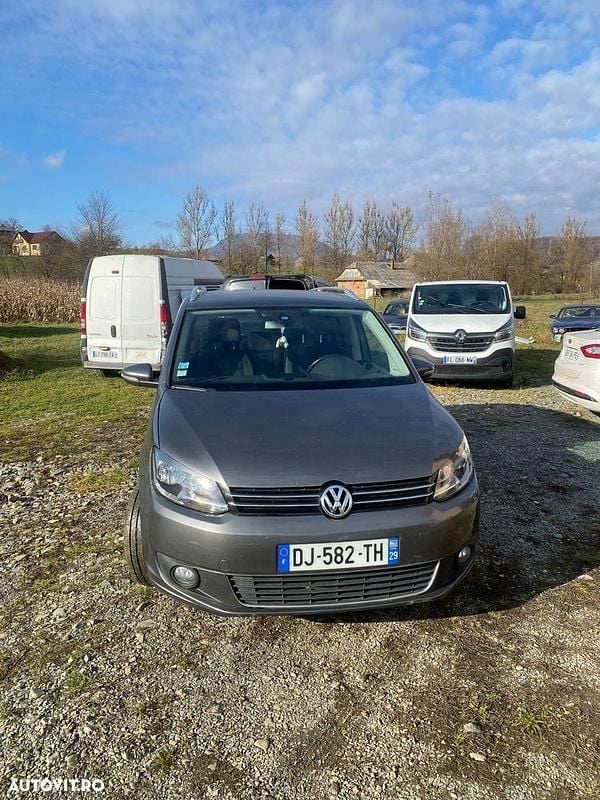 Culoaregri Utilizat 2014 VW Touran Comfortline Monovolum | 5.199 EUR (Preț bun) - Imagine 1/4