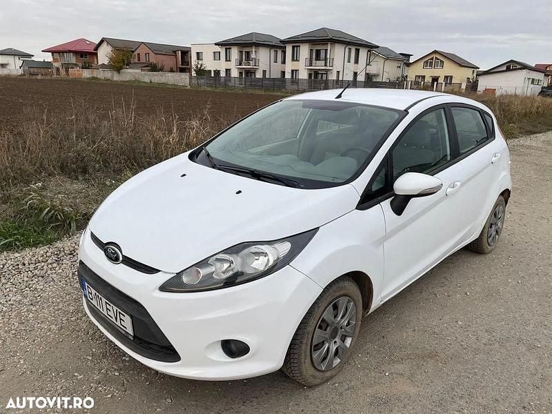 Culoarealb Utilizat 2012 Ford Fiesta Hatchback | 3.800 EUR (Preț OK) - Imagine 1/4