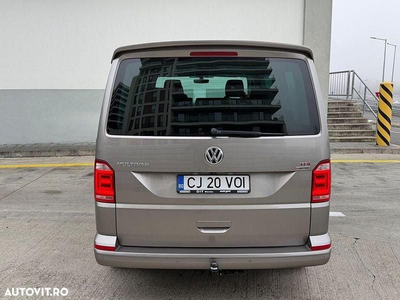 Second-hand VW Multivan 150 CP (110 kW) 2016 Galbeuriu Van