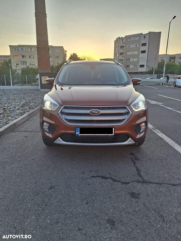 Culoaremaro Utilizat 2017 Ford Kuga Titanium SUV | 14.500 EUR (Preț OK) - Imagine 1/4