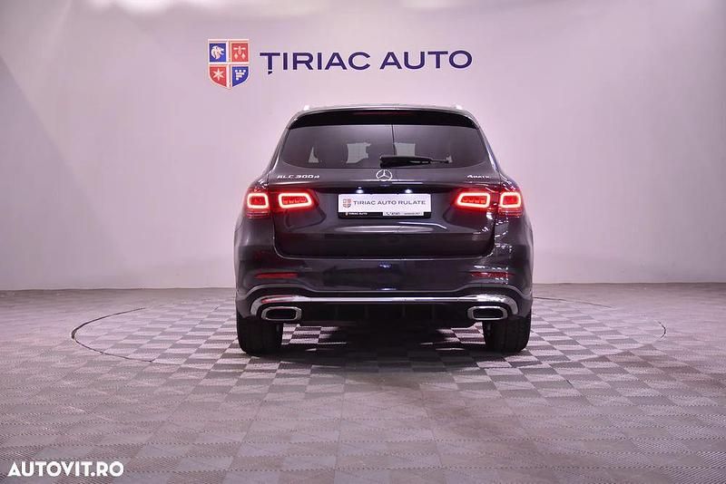 Second-hand Mercedes GLC300 AMG line 245 CP (180 kW) 2019 Culoarenegru SUV