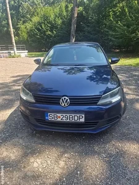 Utilizat 2012 VW Jetta Berlinǎ | 4.500 EUR (Preț OK) - Imagine 1/4
