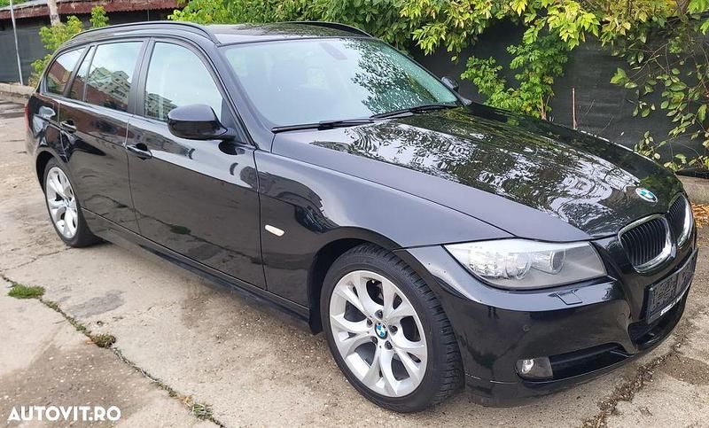 Culoarenegru Utilizat 2012 BMW 318 Break | 4.900 EUR (Preț OK) - Imagine 1/4
