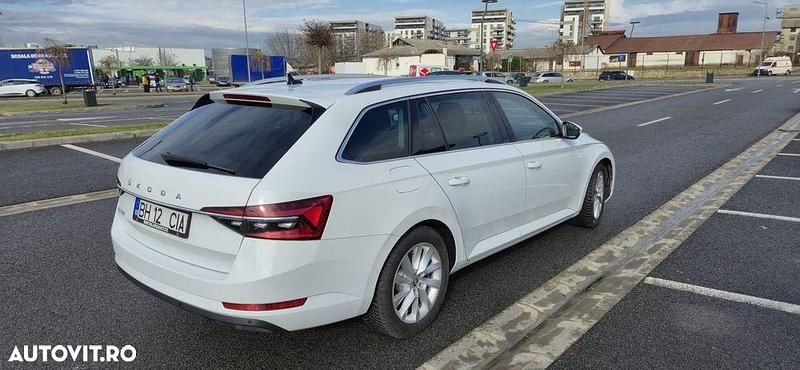 Second-hand Skoda Superb Premium Edition 190 CP (139 kW) 2019 Culoarealb Break
