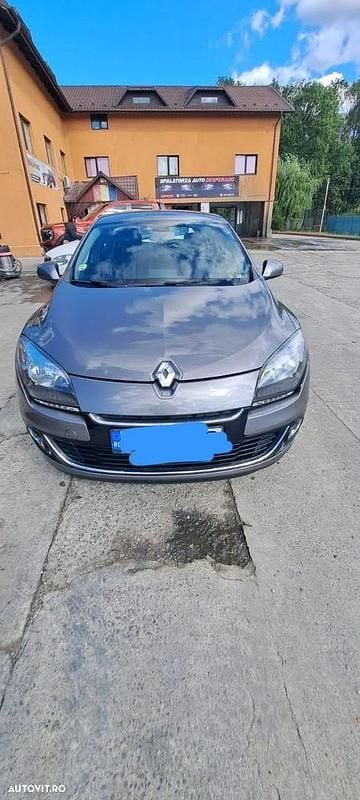 Culoaregri Utilizat 2013 Renault Mégane III Dynamique Hatchback | 3.990 EUR (Preț bun) - Imagine 1/4