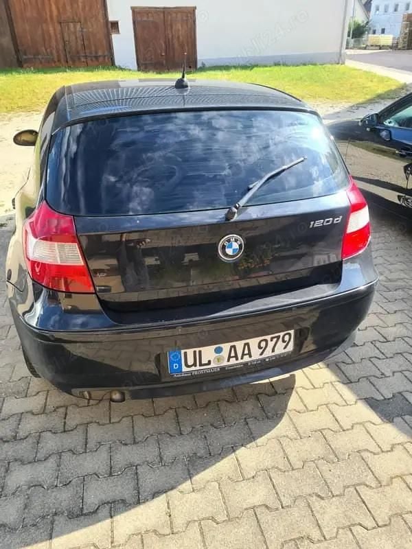 Utilizat 2005 BMW 120 Hatchback | 2.500 EUR (Preț bun) - Imagine 1/4