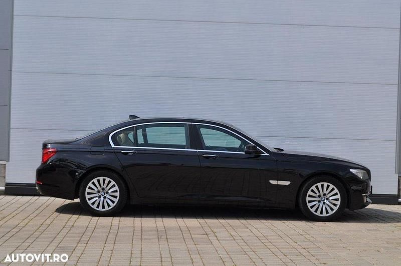 Second-hand BMW 750L 400 CP (294 kW) 2015 Culoarenegru Berlinǎ