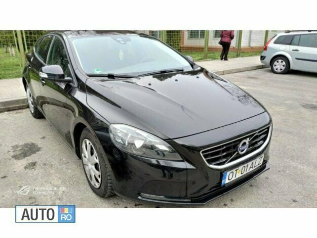Second-hand Volvo V40 120 CP (88 kW) 2016 Negru Break