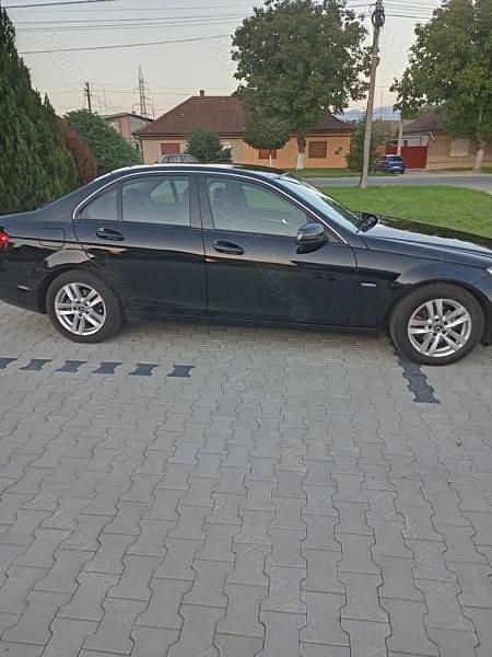 Second-hand Mercedes C180 120 CP (88 kW) 2011 Berlinǎ
