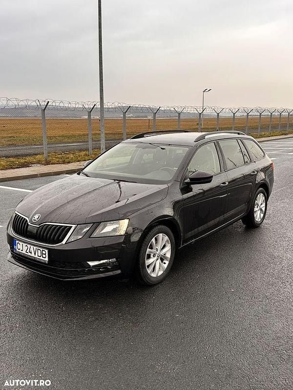 Culoarenegru Second-hand 2018 Skoda Octavia Ambition Break | 8.400 EUR (Preț bun) - Imagine 1/4