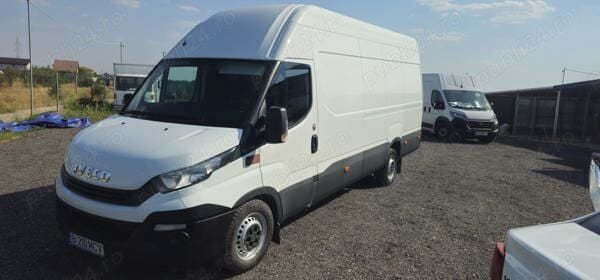 Alb Utilizat 2019 Iveco Daily Van | 14.000 EUR (Preț OK) - Imagine 1/4