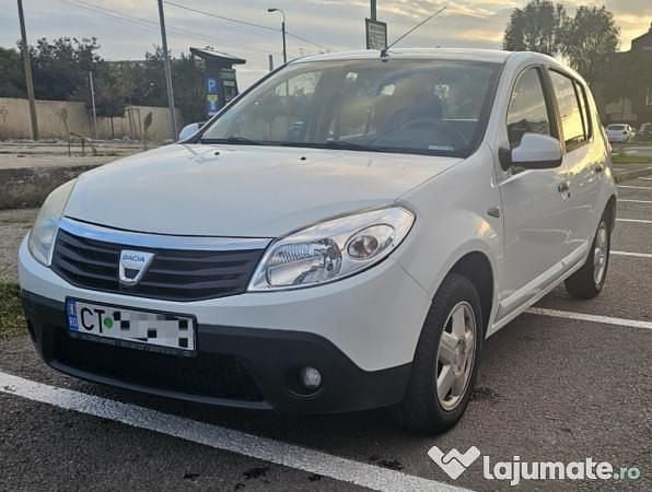 Utilizat 2009 Dacia Sandero Lauréate Hatchback | 2.400 EUR (Preț OK) - Imagine 1/4