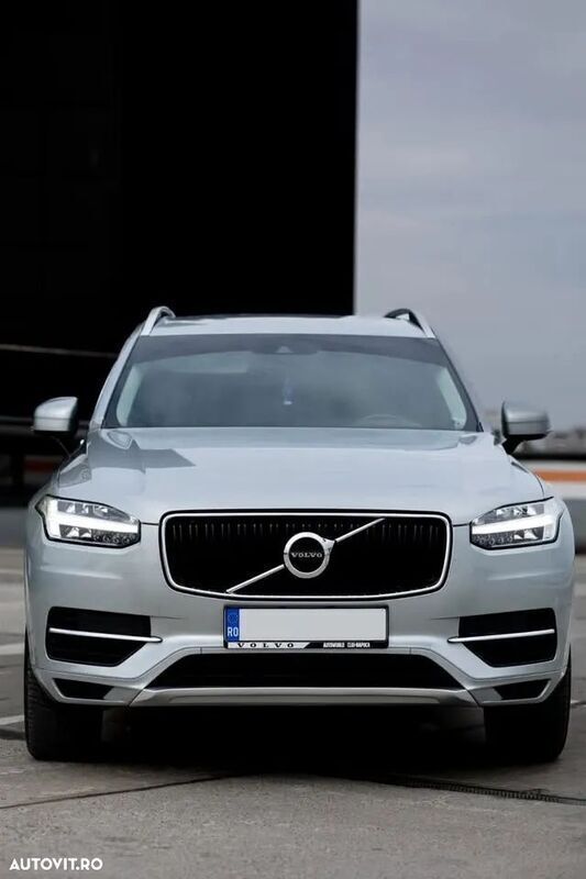 Argint Utilizat 2017 Volvo XC90 Momentum SUV | 21.900 EUR (Preț OK) - Imagine 1/4