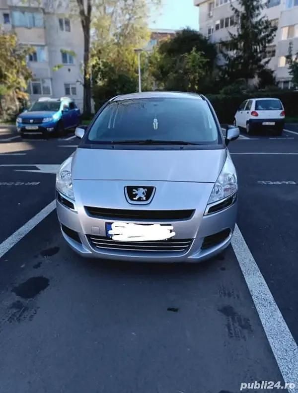 Gri Utilizat 2010 Peugeot 5008 Monovolum | 4.200 EUR (Scump) - Imagine 1/4