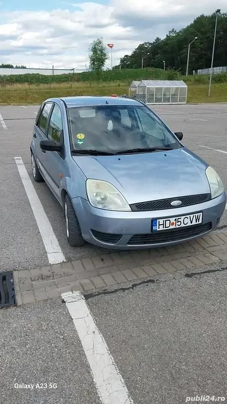 Second-hand Ford Fiesta 75 CP (55 kW) 2005 Albastru Hatchback