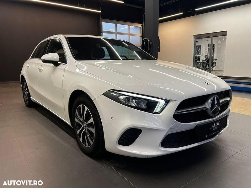 Second-hand Mercedes A180 Progressive 136 CP (100 kW) 2019 Culoarealb Hatchback