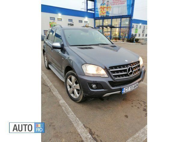 Gri Utilizat 2011 Mercedes ML320 SUV | 12.500 EUR - Imagine 1/4