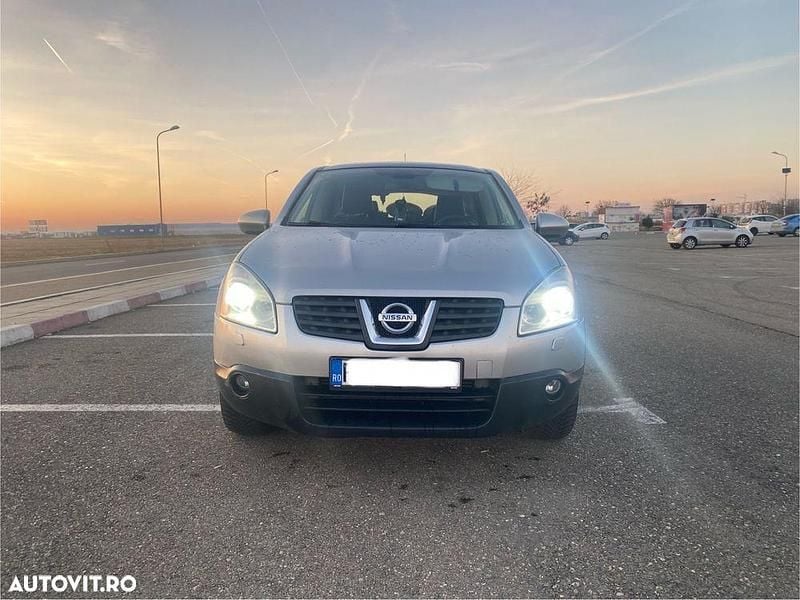 Gri Utilizat 2008 Nissan Qashqai Tekna SUV | 4.400 EUR (Super Preț) - Imagine 1/4