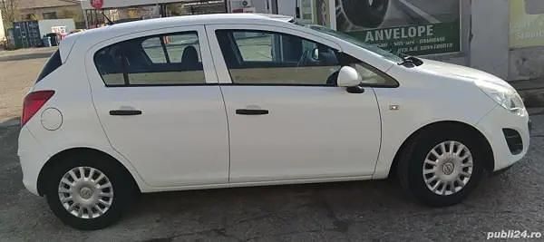Alb Utilizat 2011 Opel Corsa Hatchback | 3.950 EUR (Preț OK) - Imagine 1/4
