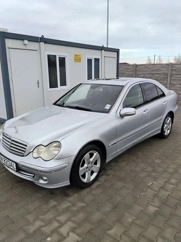 Second-hand Mercedes C220 150 CP (110 kW) 2006 Argintiu Berlinǎ