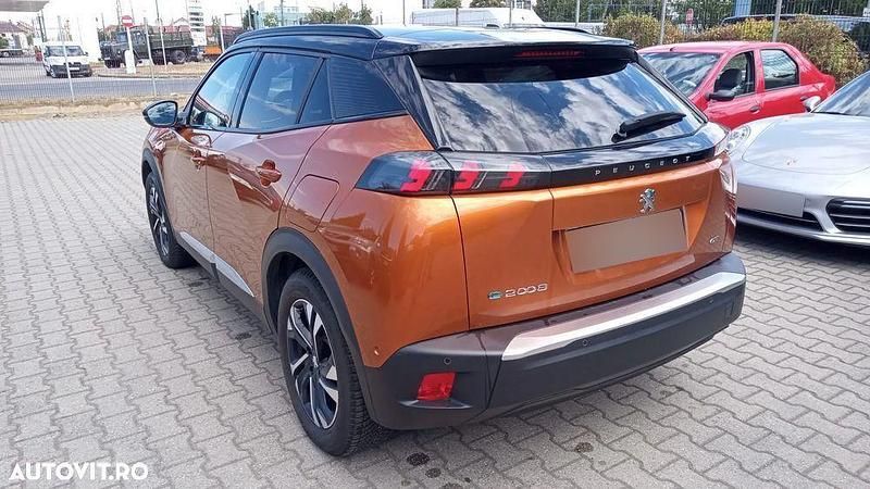 Second-hand Peugeot e-2008 GT 100 kW (136 CP) 2021 Portocaliu SUV