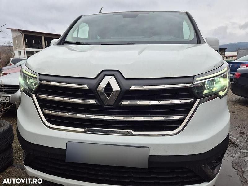 Culoarealb Utilizat 2023 Renault Trafic Zen Van | 19.000 EUR (Super Preț) - Imagine 1/4