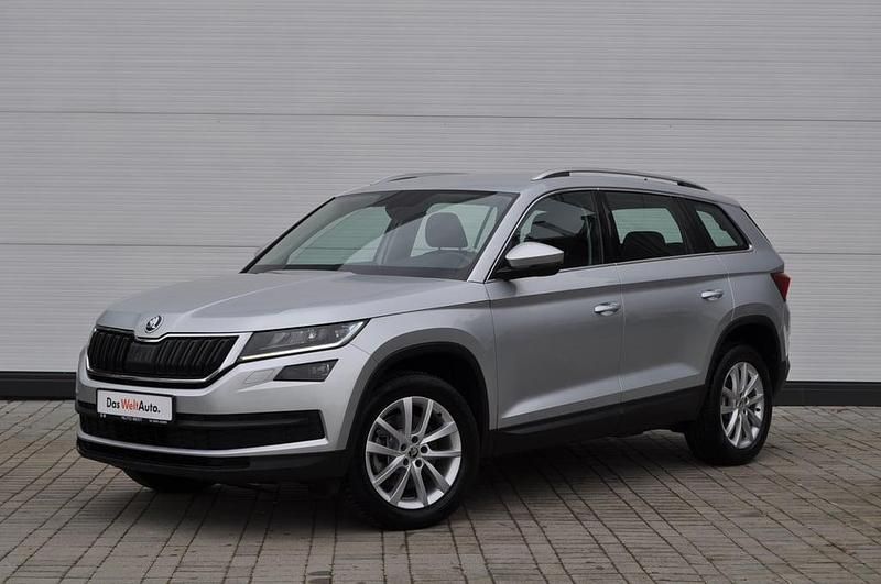 Gri deschis metalic Utilizat 2021 Skoda Kodiaq Style SUV | 25.000 EUR (Puțin scump) - Imagine 1/4