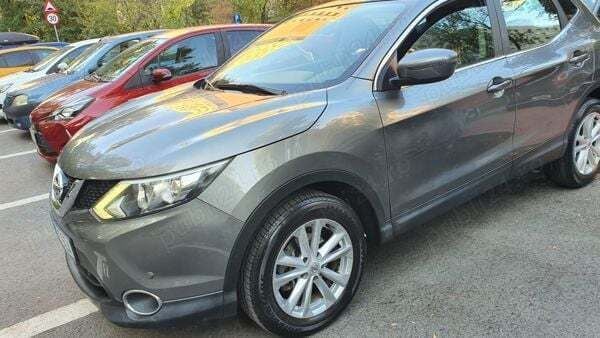 Gri Utilizat 2017 Nissan Qashqai SUV | 11.800 EUR (Preț OK) - Imagine 1/4
