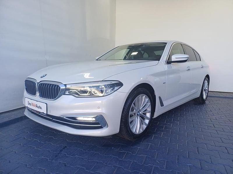 Albmetalicperleffect Utilizat 2017 BMW 520 Luxury Line Berlinǎ | 24.550 EUR (Preț OK) - Imagine 1/4