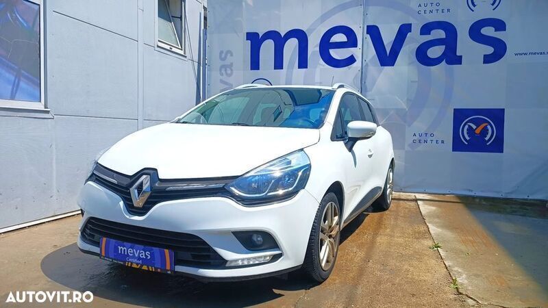 Alb Utilizat 2020 Renault Clio GrandTour Zen Break | 7.950 EUR (Preț OK) - Imagine 1/4