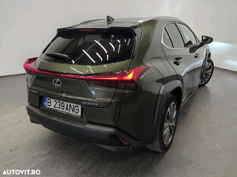 Second-hand Lexus UX 300e 150 kW (204 CP) 2022 Culoareverde SUV