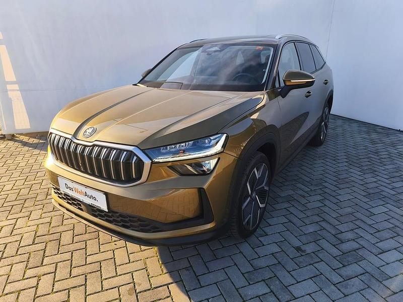 Maro deschis metalic Utilizat 2024 Skoda Kodiaq Selection SUV | 48.897 EUR (Scump) - Imagine 1/4