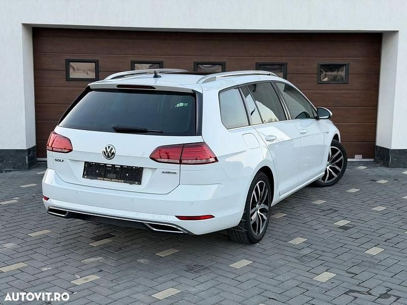 Second-hand VW Golf VII Highline 130 CP (95 kW) 2019 Culoarealb Break