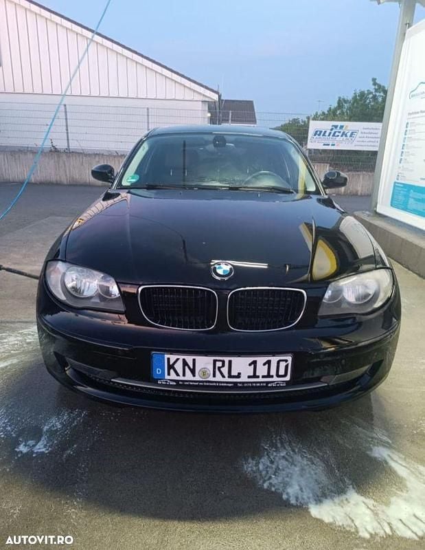 Culoarenegru Second-hand 2008 BMW 118 Hatchback | 3.300 EUR (Preț OK) - Imagine 1/4