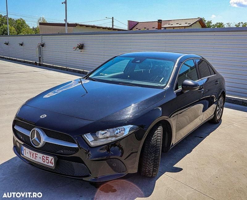 Negru Utilizat 2020 Mercedes A180 Berlinǎ | 16.790 EUR (Super Preț) - Imagine 1/4