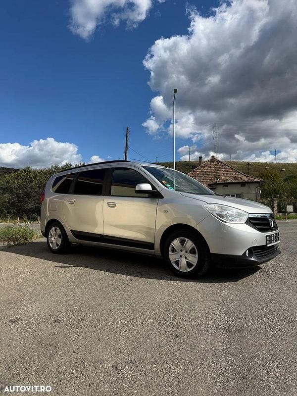 Culoaregri Utilizat 2013 Dacia Lodgy Monovolum | 5.500 EUR - Imagine 1/4