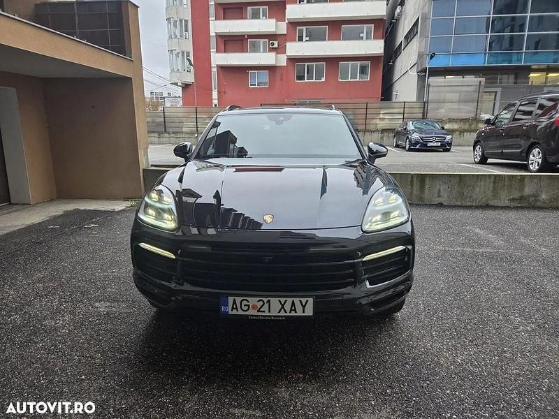 Culoarenegru Utilizat 2017 Porsche Cayenne SUV | 38.000 EUR - Imagine 1/4