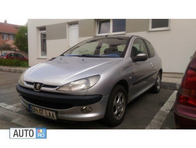 Second-hand Peugeot 206 75 CP (55 kW) 2003 Gri Hatchback