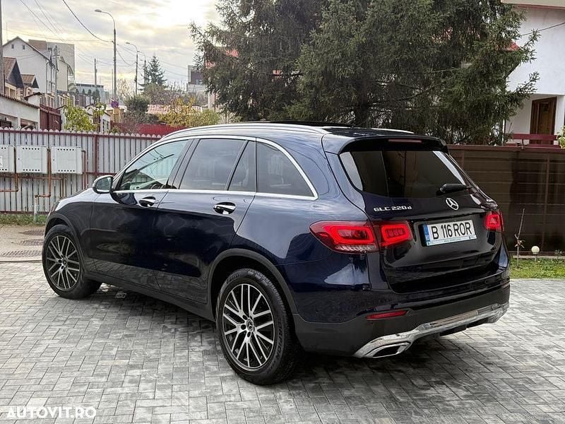Second-hand Mercedes GLC220 Exclusive 194 CP (142 kW) 2021 Culoarealbastru SUV