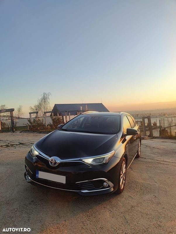 Culoarenegru Utilizat 2016 Toyota Auris Break | 11.699 EUR - Imagine 1/4