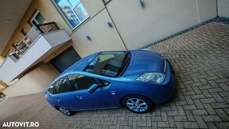 Second-hand Toyota Prius 113 CP (83 kW) 2006 Culoarealbastru Hatchback
