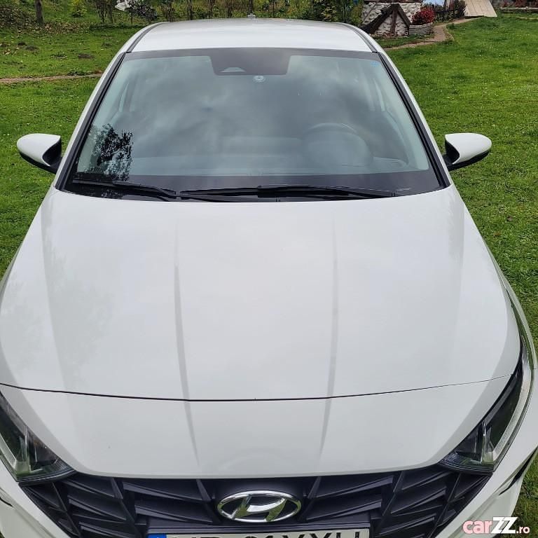 Alb Second-hand 2021 Hyundai i20 Comfort Berlinǎ | 9.900 EUR (Preț OK) - Imagine 1/4