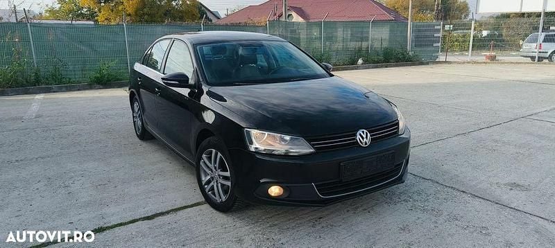 Second-hand VW Jetta Comfortline 105 CP (77 kW) 2011 Culoarenegru Berlinǎ