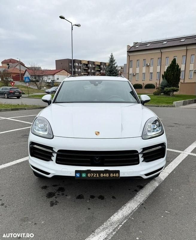 Culoarealb Utilizat 2019 Porsche Cayenne SUV | 52.500 EUR (Preț OK) - Imagine 1/4