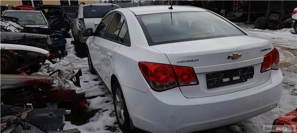 Second-hand Chevrolet Cruze 113 CP (83 kW) 2010 Alb Berlinǎ
